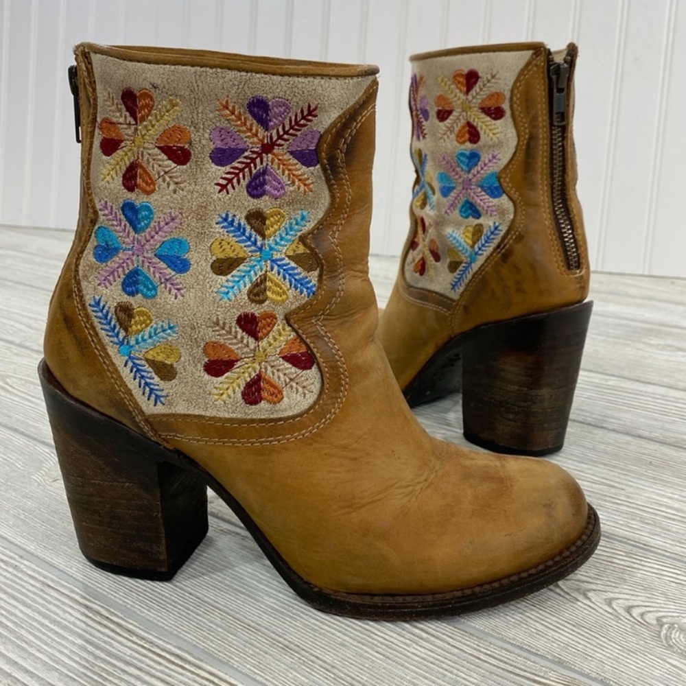 Freebird by Steven Disco Heart Pattern Brown Leather Heeled Boots - sz 8